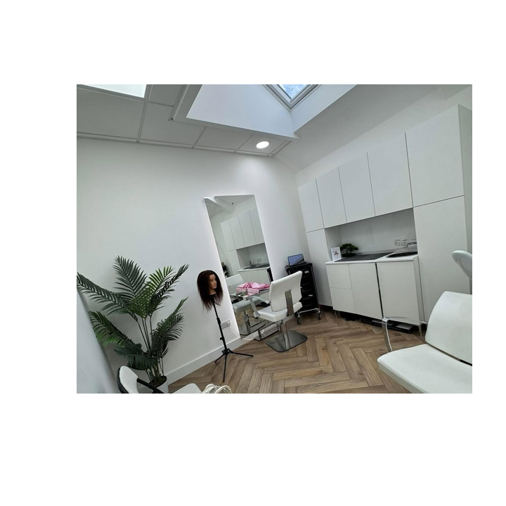 ROOM 6